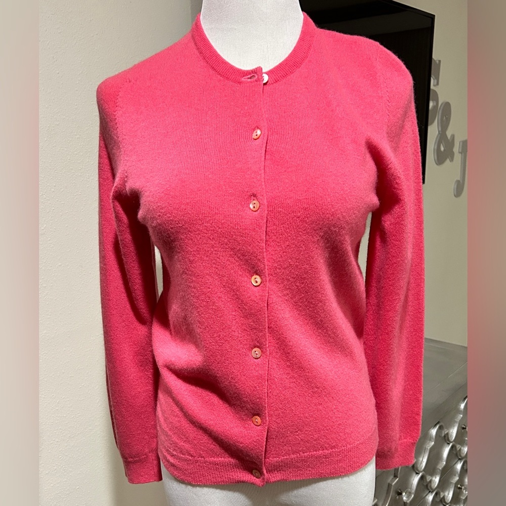 Neiman Marcus pink Cashmere button up sweater